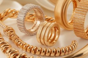Bijoux en plaqué or vs or massif : une analyse comparative détaillée